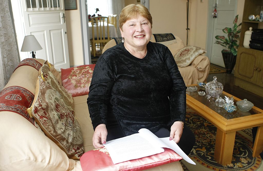 Elizabeth Pacheco dos Santos, 61 anos: ação trabalhista tramita há cinco anos na Justiça. Ela ganhou na primeira instância, mas a empresa recorreu | Aniele Nascimento/ Gazeta do Povo