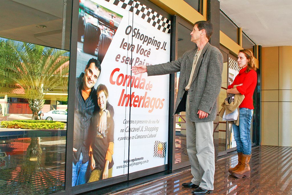 Shopping fechado: clientes tiveram de procurar outro lugar para almoçar | Cesar Machado/Vale Press