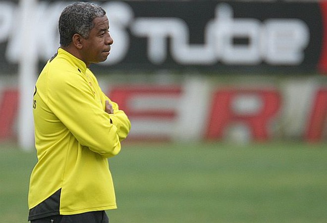 Andrade comanda um Fla desfalcado | 