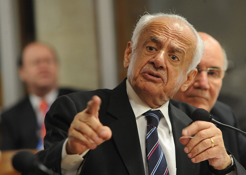 O Lula deveria calar a boca. Ele está falando demais.Pedro Simon, senador (PMDB-RS) | Antônio Cruz/ABr