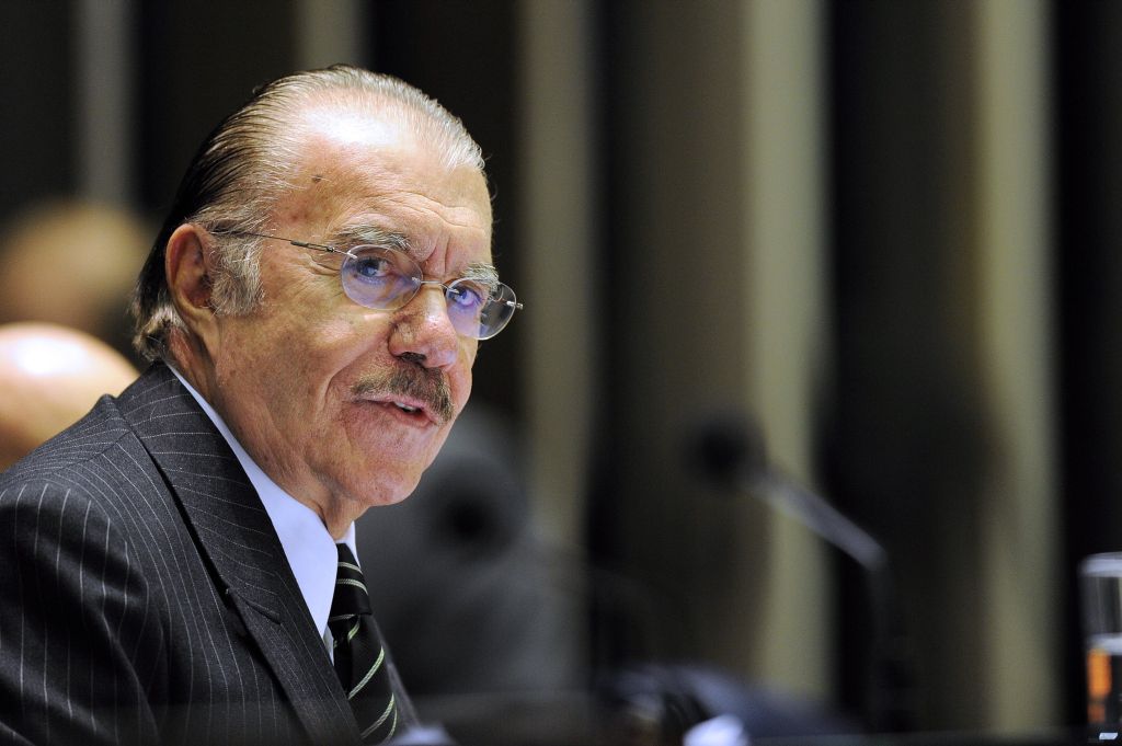 Desgastado, o presidente do Senado, José Sarney, estaria prestes a deixar o cargo: nada oficial | Evaristo Sa/AFP