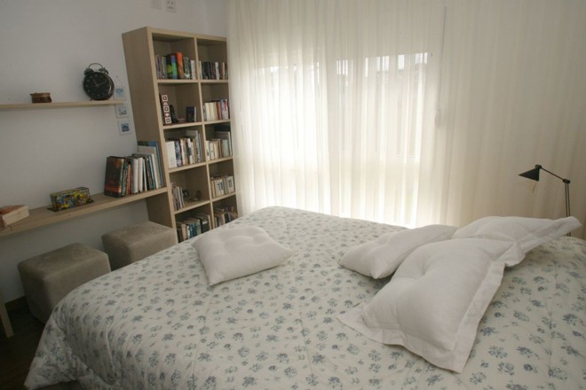 Quartos amplo e bem ventilados no projeto de Mônica Raeder |