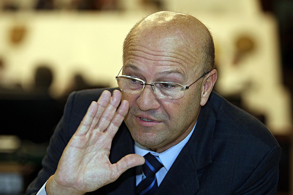 Estou aguardando a nomeação da comissão especial para analisar a constitucionalidade desta PEC. A posição da liderança do governo é esta: que a PEC (da Transparência) seja votada no plenário. Luiz Cláudio Romanelli (PMDB), líder do governo na Assembleia | Albari Rosa/ Gazeta do Povo