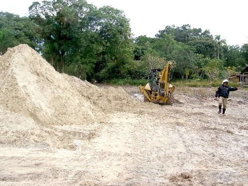 Aproximadamente 18 toneladas de areia encobriram os garotos | Divulgação/Polícia Civil