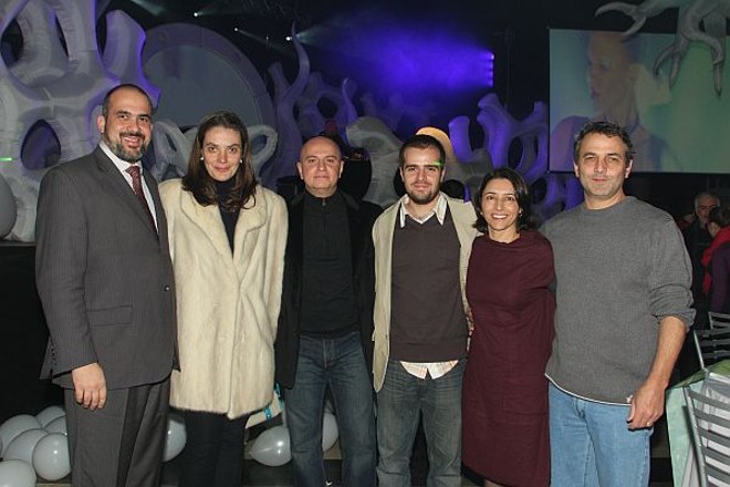 Marcelo Velloso com a vice-presidente da RPC, Ana Amélia Filizola, Mario DAndrea, CCO da JWT Brasil, o diretor de cena Felipe Figueiredo (diretor de um dos filmes premiados) e o casal Geraldine e Fabio Miraglia (ele, diretor-geral e de criação da JWT Curitiba) | 