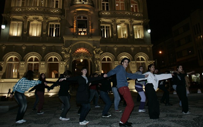 Participantes dançaram durante dez minutos | 