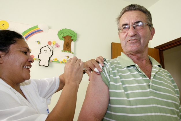 Hoje apenas idosos com mais de 60 anos e indígenas podem se vacinar gratuitamente contra a gripe comum | Ricardo Lopes/PMM