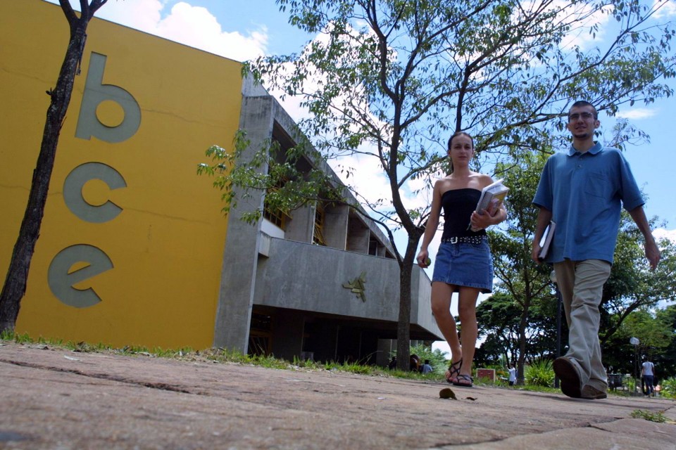 UEM vai adotar medidas de prevenção contra a gripe A no retorno das aulas | Arquivo