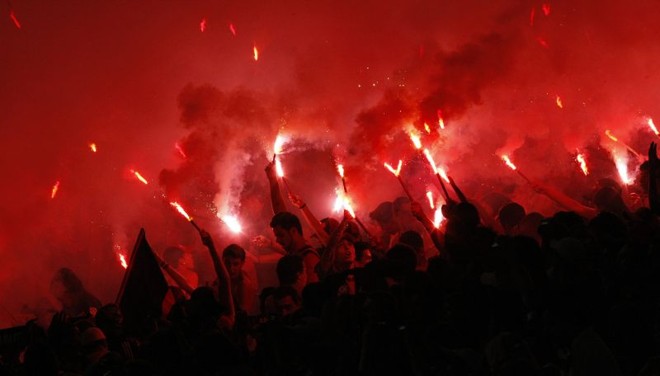 Quase 16 mil torcedores atleticanos comemoram a quarta vitória seguida do Furacão |