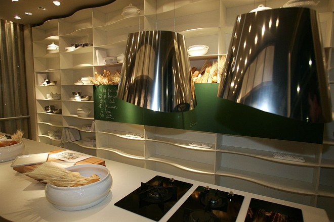 Todeschini: curvas inspiradas na natureza e padrão em lousa para escrever |