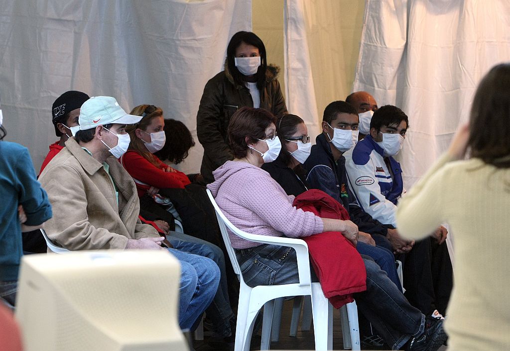 Pacientes esperam atendimento em Curitiba: uso do remédio tem de ser racional | Rodolfo Bührer/ Gazeta do Povo