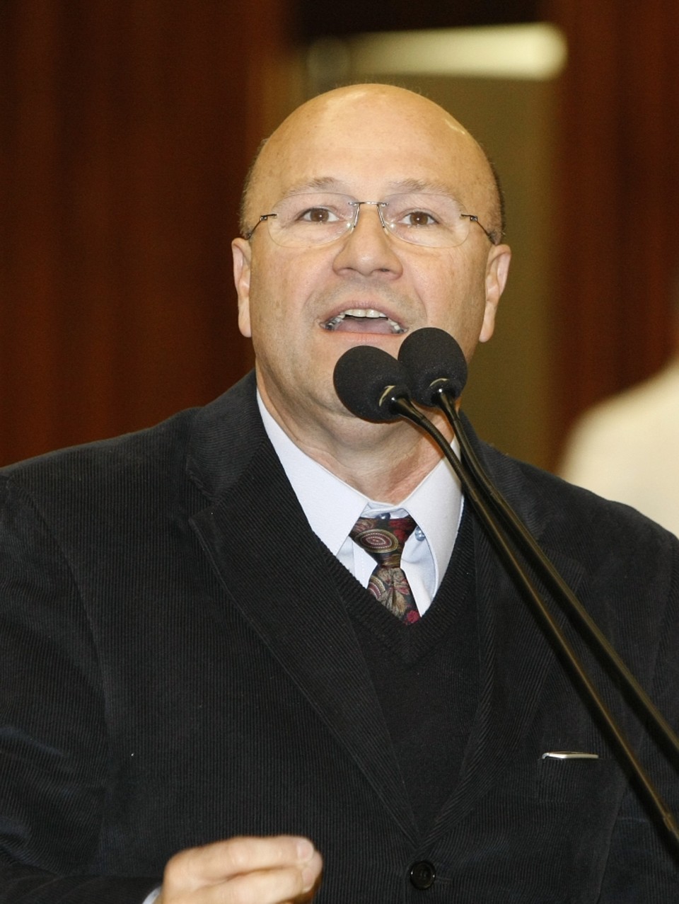Quem quiser votar contra que vote e os favoráveis ao cigarro que se manifestem publicamente.Luiz Cláudio Romanelli, líder do governo na Assembleia Legislativa | Rodolfo Bührer/Gazeta do Povo