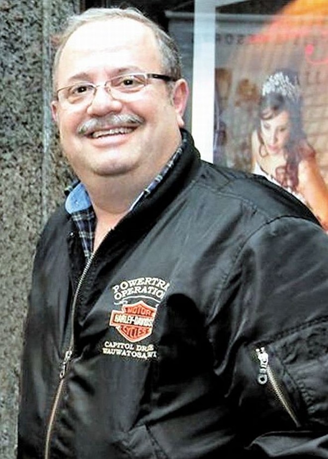 Alberto Asseis, superintende da Rede Mabu, sempre engajado em boas causas, é um dos voluntários apoiadores do Centro de Convivência Menina Mulher, para a realização do baile de debutantes daquela ONG, dia 18 de setembro no Clube Thalia | 