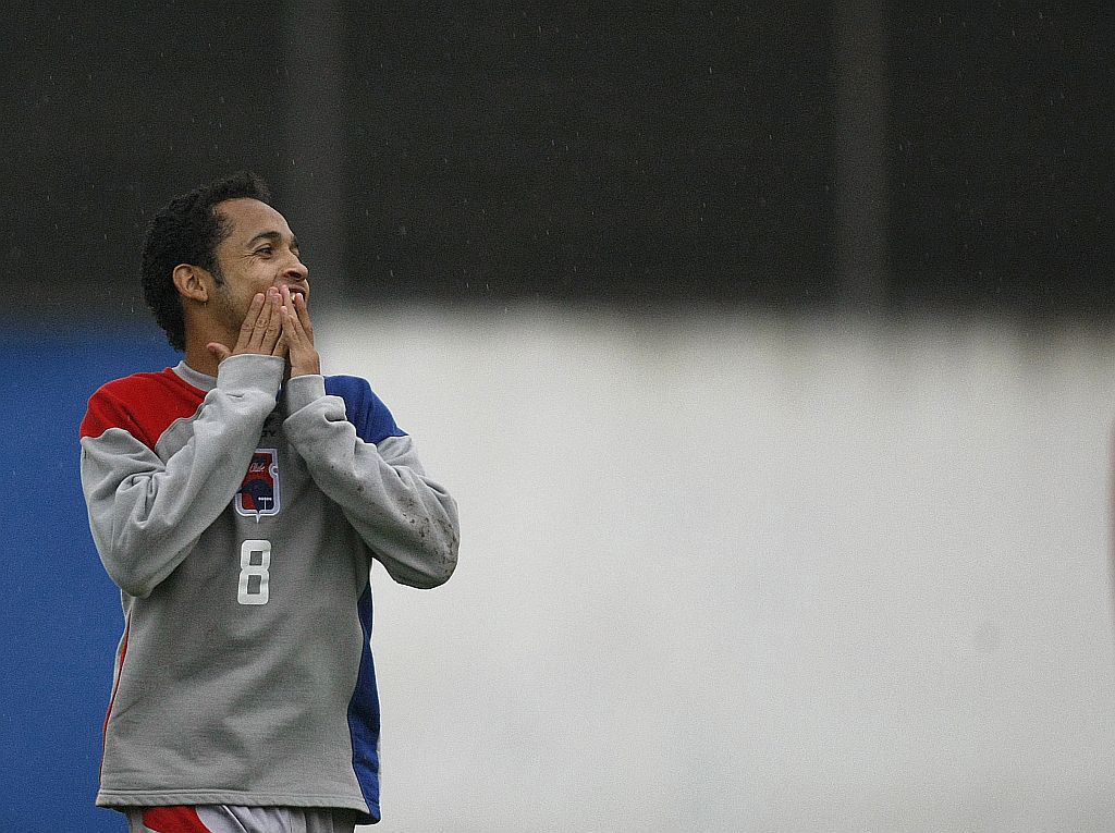 Rafinha tem média de um gol a cada 25 minutos como reserva | Rodolfo Bührer/ Gazeta do Povo