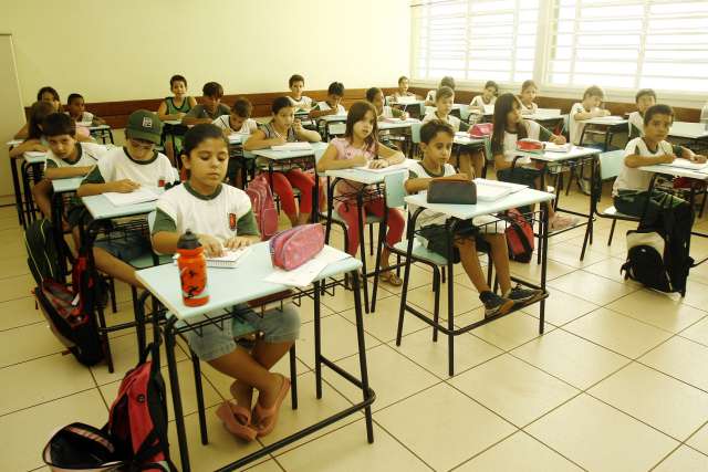 A rede municipal estuda acrescentar uma hora de aula por dia para evitar mudanças no calendário letivo | Divulgação