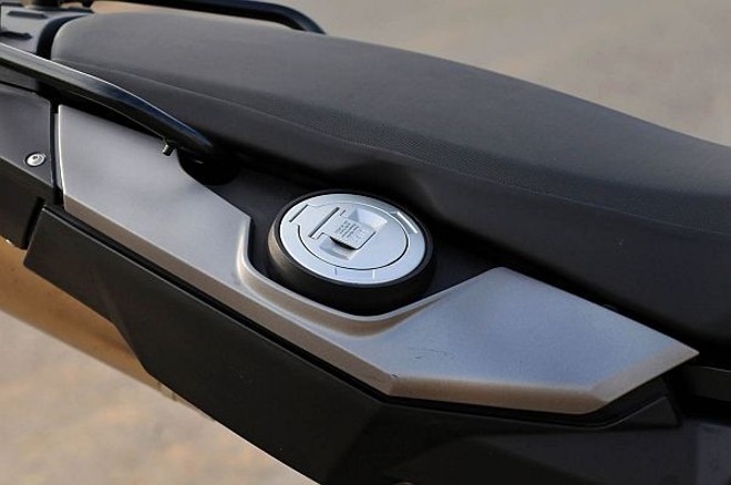Tanque de combustível com capacidade de 16 litros | 
