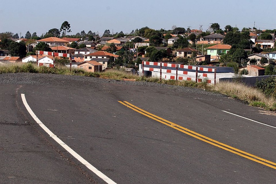 A rodovia Transbrasiliana, na região dos Campos Gerais, é uma das obras que constam como prontas no material de divulgação do governo federal, apesar de não estar concluída ainda | Henry Milleo/ Gazeta do Povo