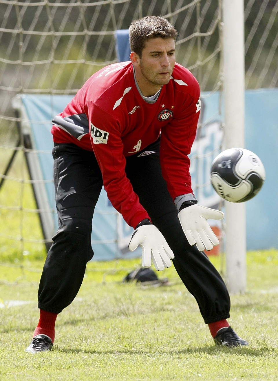 Goleiro Galatto retoma a camisa 1 do Furacão nesta quarta-feira, contra o Vitória | Valterci Santos / Gazeta do Povo