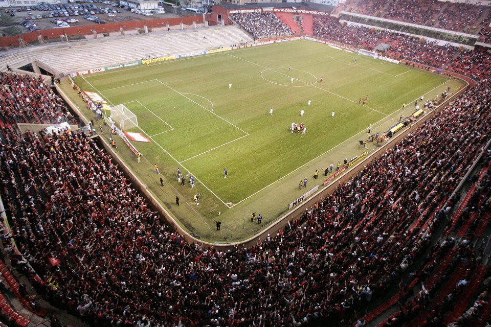 Com barateamento e investidor em vista, Arena da Baixada fica mais próxima da conclusão para a Copa de 2014 | Daniel Castellano / Gazeta do Povo