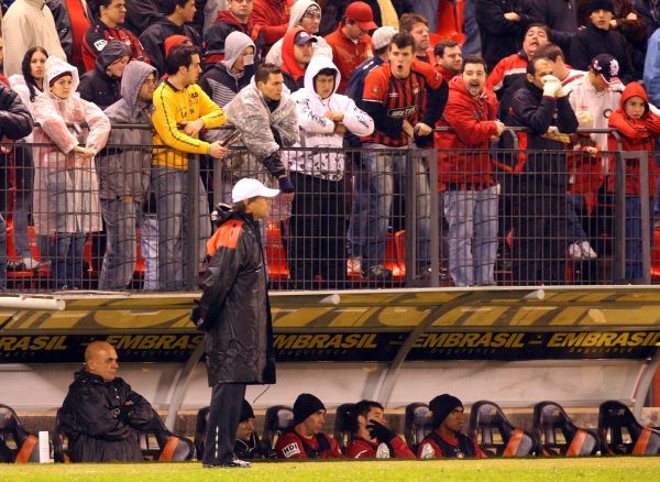 Passeio do Avaí no Atlético por 3 a 1 e fim de linha para o técnico Waldemar Lemos |