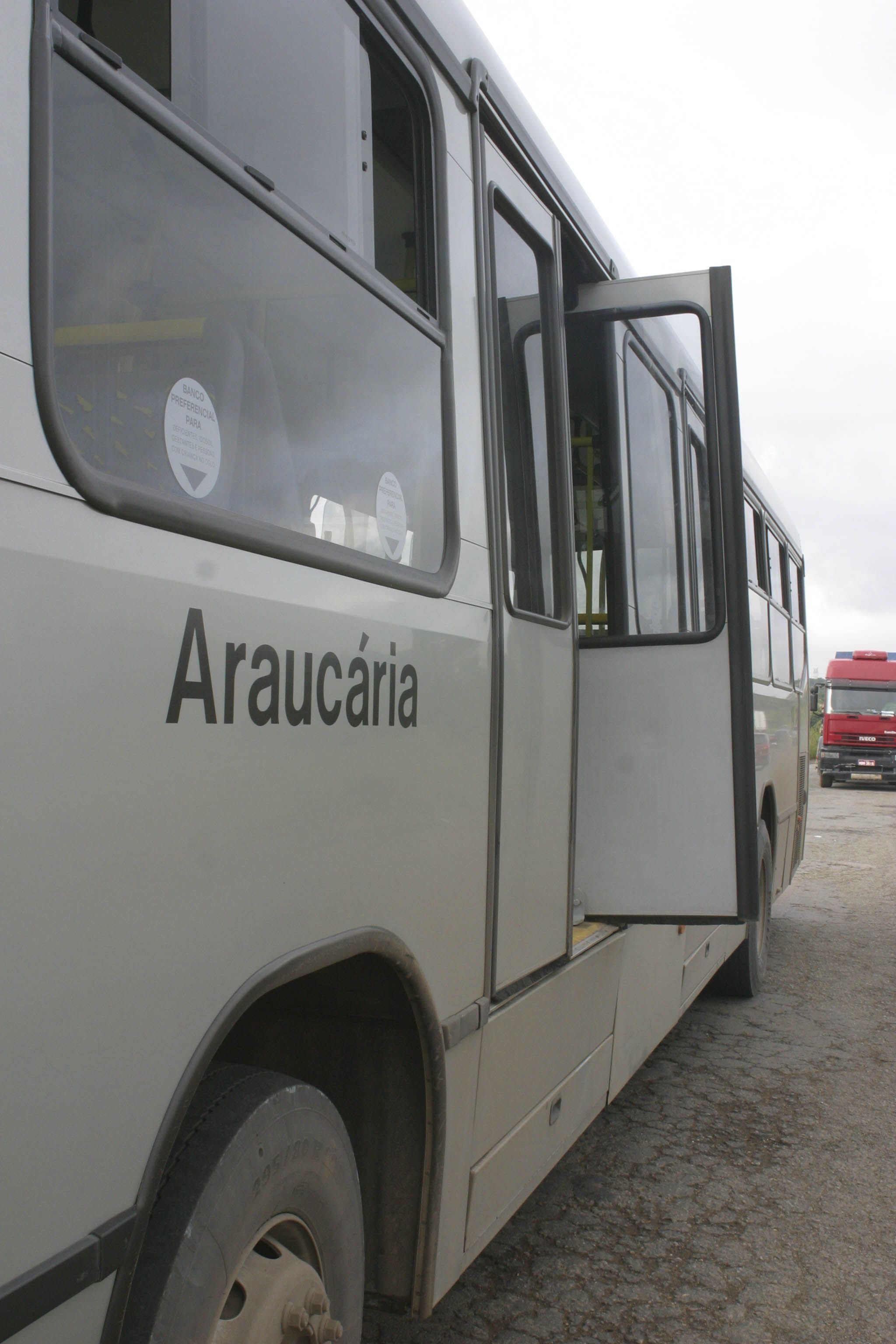 O primeiro laudo, divulgado 15 dias depois do acidente, também descartou falhas no sistema de segurança das portas | Daniel Derevecki - Gazeta do Povo