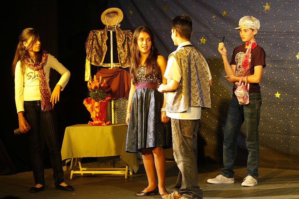 Jovens e adolescentes que participaram do projeto criaram peças abordando temas sociais do seu cotidiano | Pedro Serápio/Gazeta do Povo