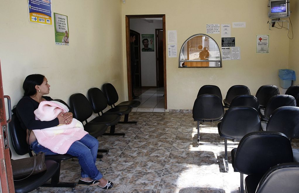 Só após chegar ao posto Adriana descobriu que não havia médico no local nos últimos quatro meses | Fotos: Valterci Santos/Gazeta do Povo