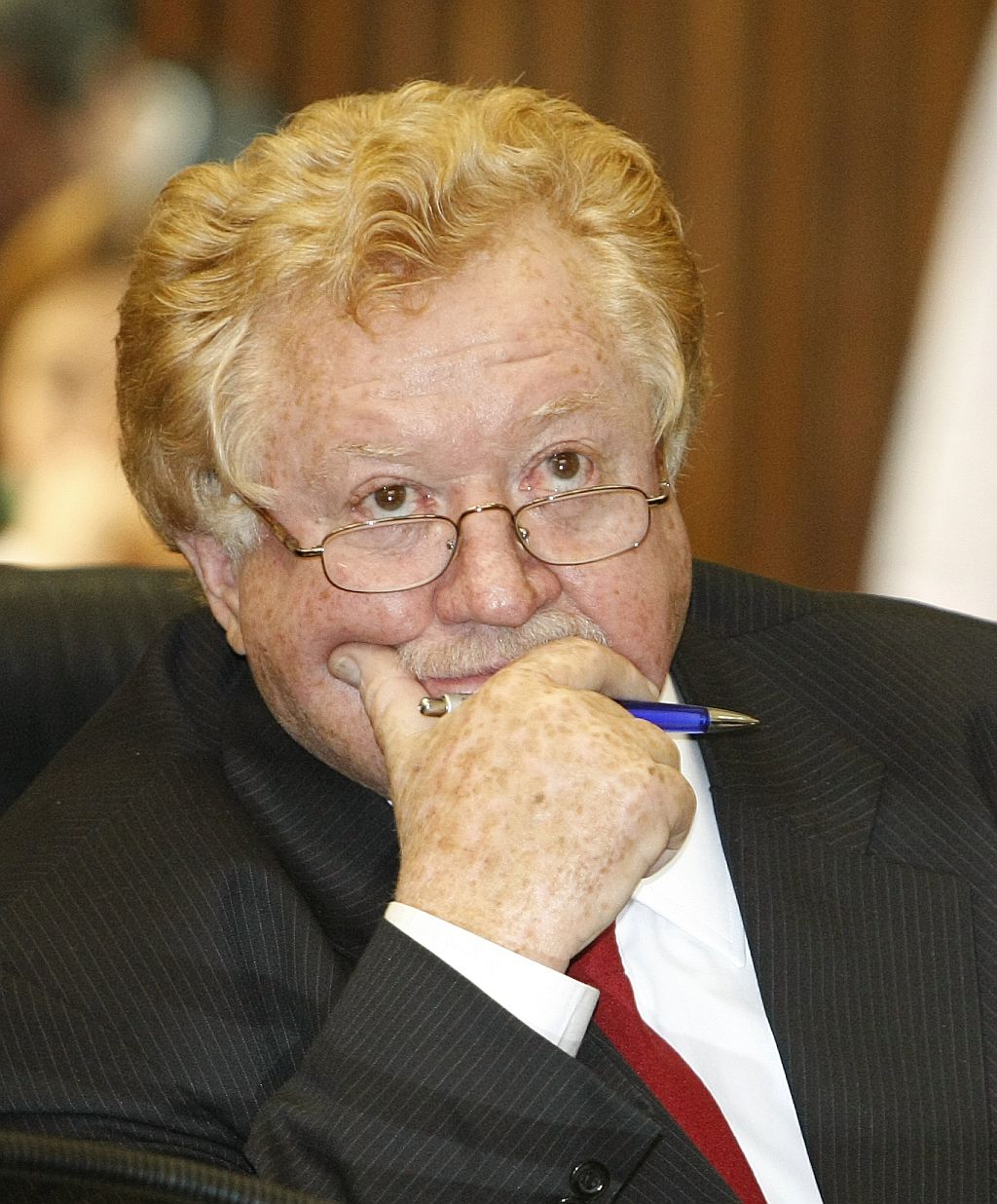 Por R$ 1.600, o deputado Mário Roque (PMDB) garante a publicação de matérias em quatro edições por mês no Jornal dos Bairros, de Paranaguá | Rodolfo Bührer/Gazeta do Povo