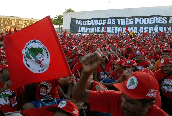 Sem-terra têm protestado em todo o Brasil pedindo a revisão dos índices de produtividade, prometida por Lula | Wilson Dias/ABr