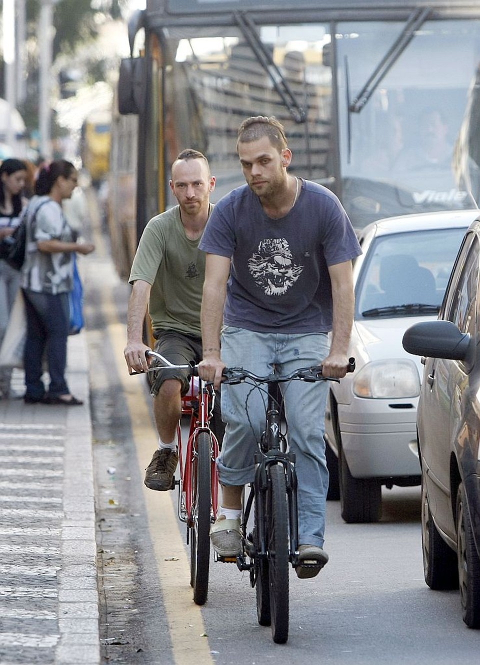 Goura e Fernando: incentivo ao uso da bicicleta no dia a dia da cidade | Valterci Santos/Gazeta do Povo