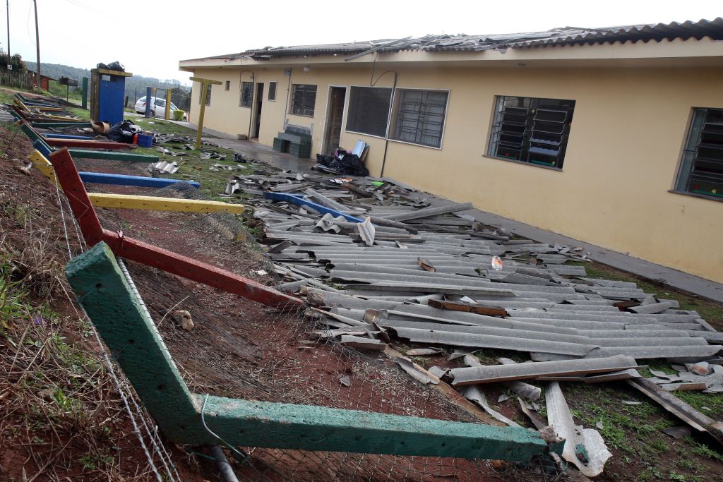 Creche destelhada pela chuva em Ponta Grossa: uma semana sem aula | Henry Milleo/Gazeta do Povo