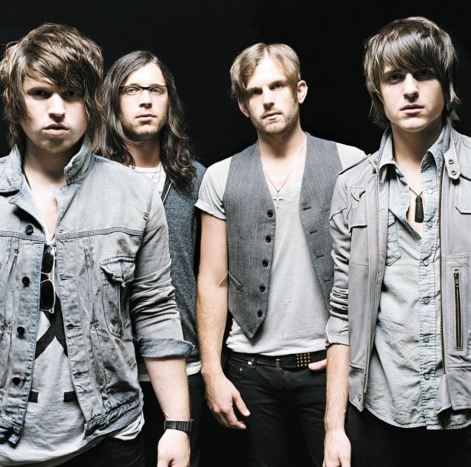 Reis, mas nem só de Leon A partir da esquerda, o primo Matthew e os irmãos Nathan, Caleb e Jared, da banda Kings of Leon: fama mundial | Divulgação