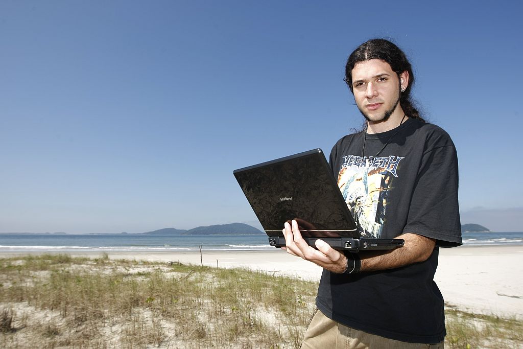Diógenes se viu obrigado a pagar pelo resgate do seu laptop para não ver perdido todo o trabalho de conclusão de curso | Jonathan Campos/Gazeta do Povo