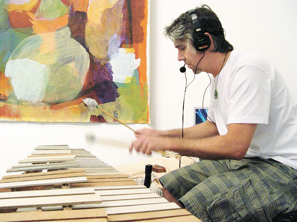 O percussionista curitibano Ricardo Janotto lança disco novo na Europa | Divulgação