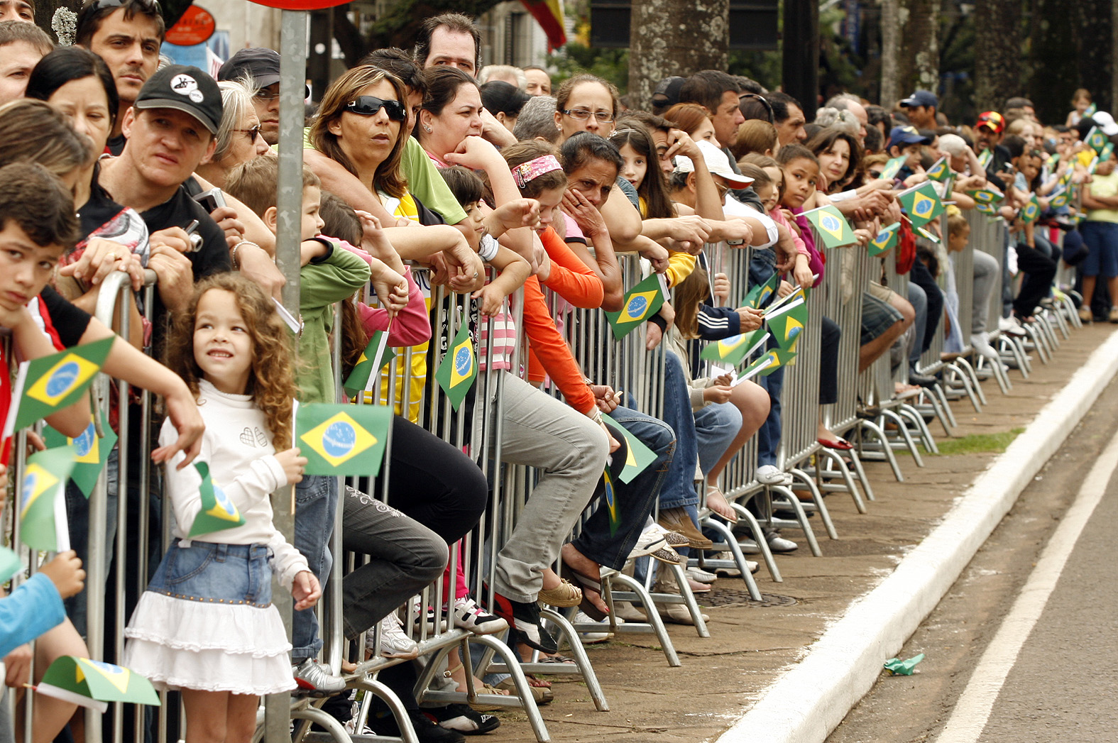 O tradicional desfile foi a atração de muitas famílias nesta manhã | André Renato/Divulgação PMM
