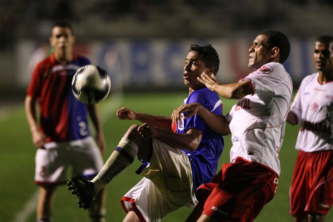Jogo foi bastante disputado no primeiro tempo. Na segunda etapa o Tricolor foi melhor |