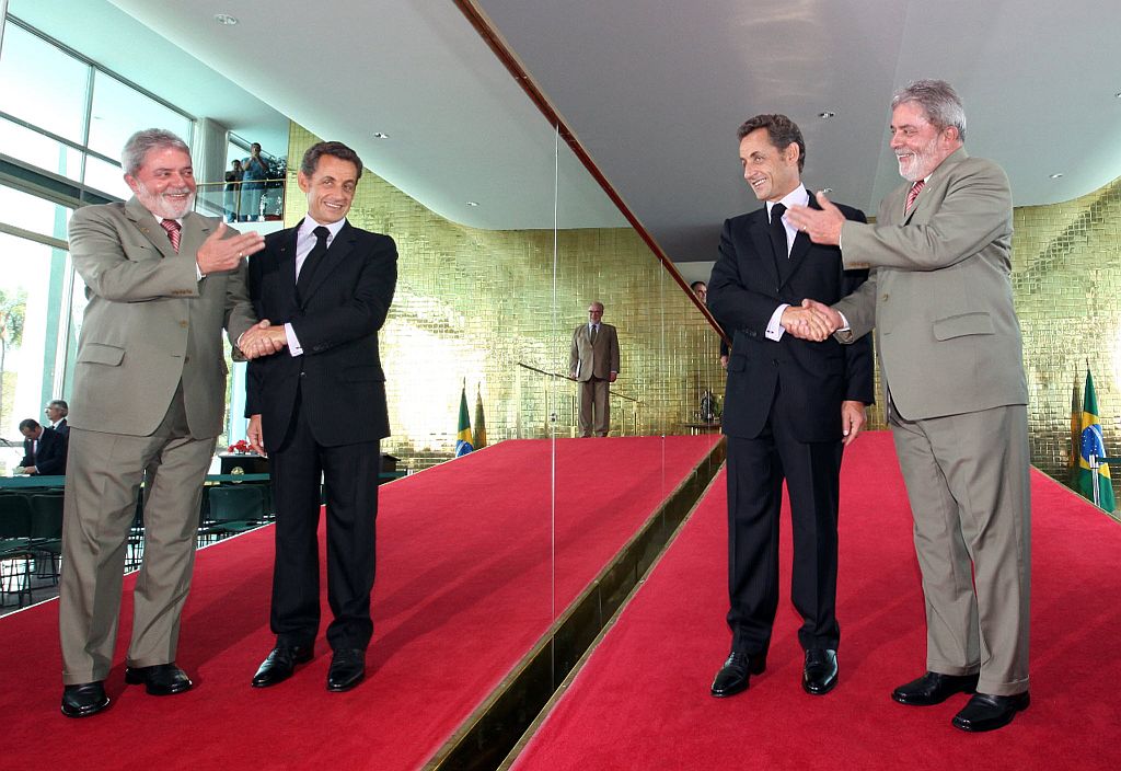 Lula e Sarkozy, no Palácio do Planalto: troca de gentilezas revela alinhamento nas áreas militar, econômica e ambiental | Ian Langsdom/AFP