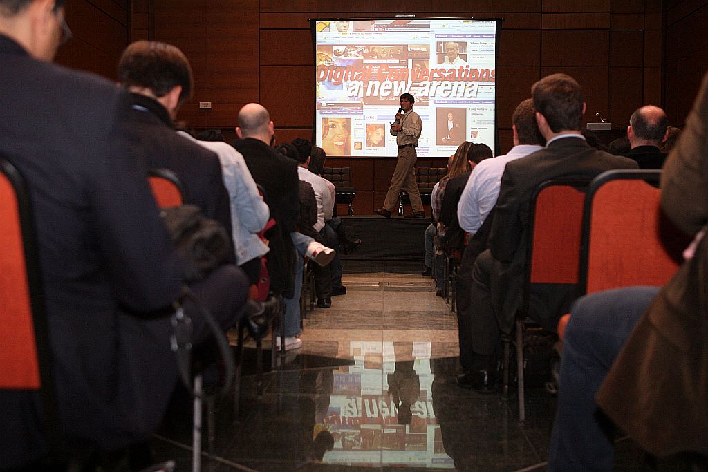 Marcelo Coutinho, professor da FGV e consultor do Ibope Inteligência, durante evento em Curitiba: é preciso combinar meios digitais e tradicionais | Priscila Forone/Gazeta do Povo