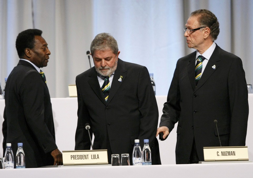 Da equerda para direita: Pelé, Lula e Carlos Nuzman, em Copenhague, na abertura da apresentação da candidatura do Rio de Janeiro para receber os Jogos Olímpicos de 2016 | Denis Balibouse/ Reuters