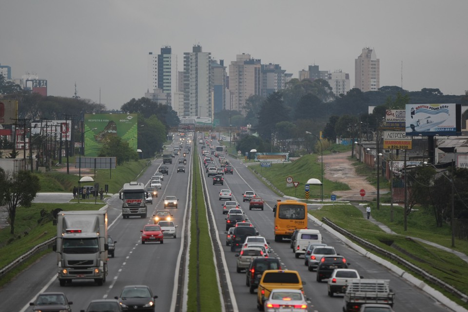 90 mil veículos devem passar pela BR-277 entre Curitiba e o litoral até a segunda-feira | Pedro Serápio - Agência de Notícias Gazeta do Povo