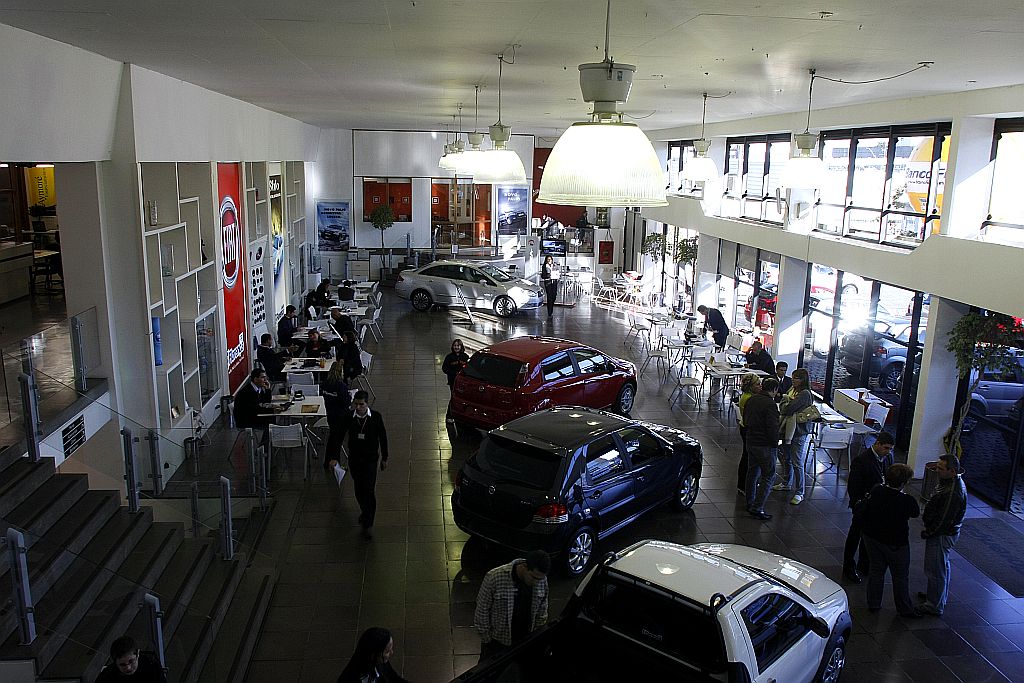 Concessionárias ainda tem unidades com isenção total, mas é preciso correr | Daniel Derevecki/Gazeta do Povo