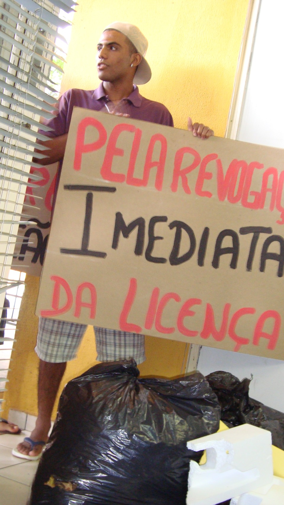 O protesto reuniu cerca de 50 pessoas e foi organizado pelo Comitê de Lutas de Sarandi | Divulgação