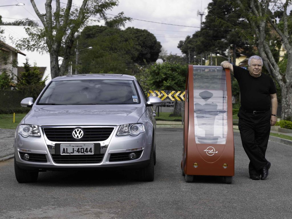 Lerner mostra o Dock Dock: com 60 centímetros de largura, carro é alternativa elétrica para andar na cidade | Juliana Braz