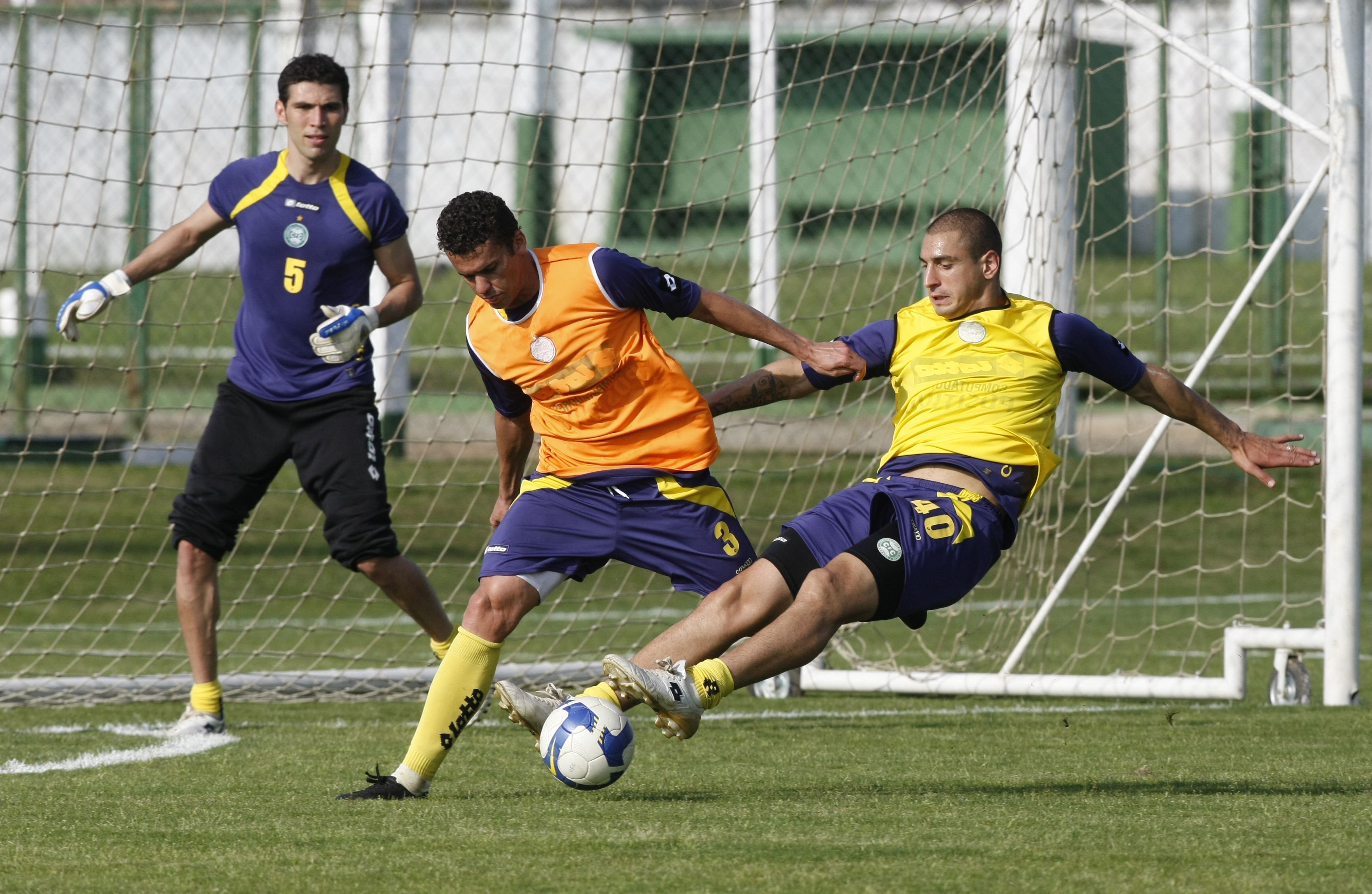 Ariel mostrou muita garra no treino realizado nesta tera no CT da Graciosa | Marcelo Elias / Gazeta do Povo