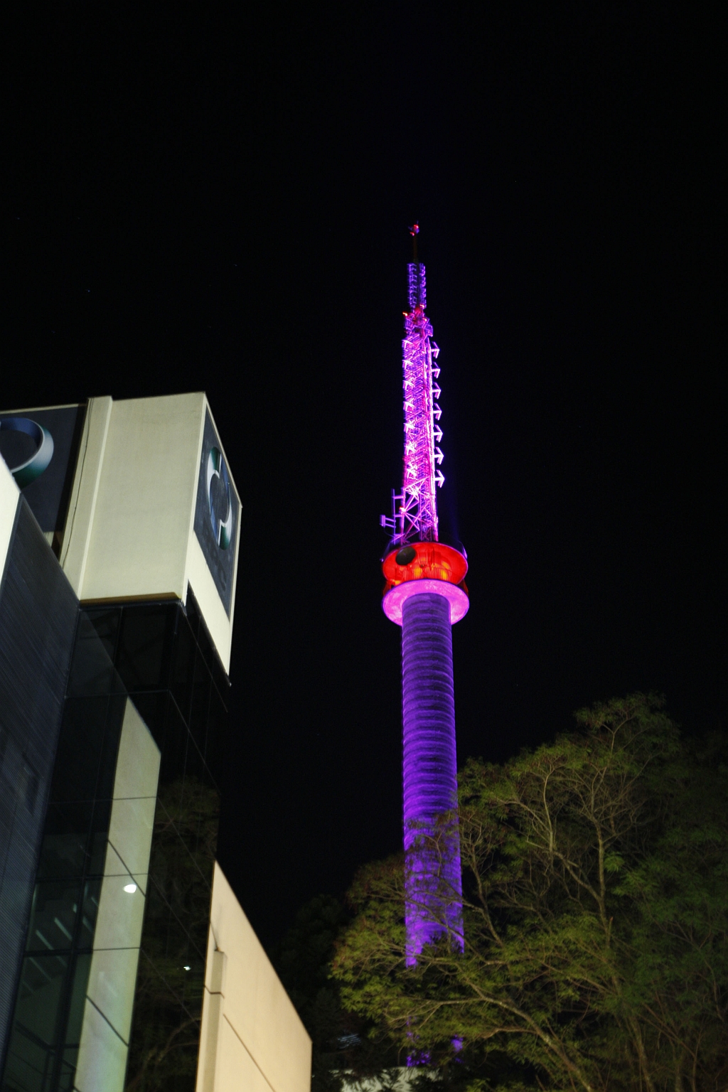 Torre iluminada: contagem regressiva para o cinquentenário da emissora | Antonio Costa/Gazeta do Povo