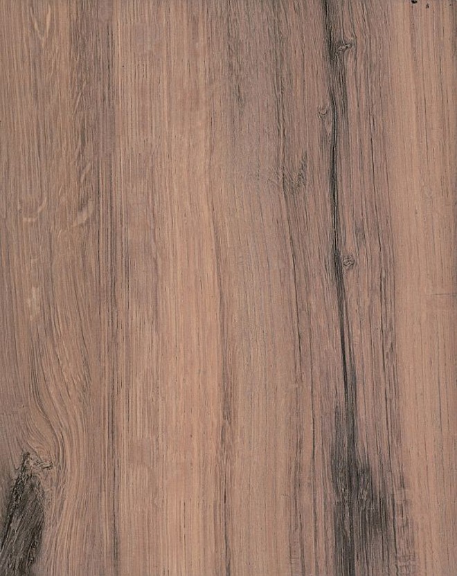 Os pisos da linha Rustic, da Eucafloor, fazem uma releitura das texturas de madeiras nobres e rústicas. Esse é a cor Carvalho Córdoba | 