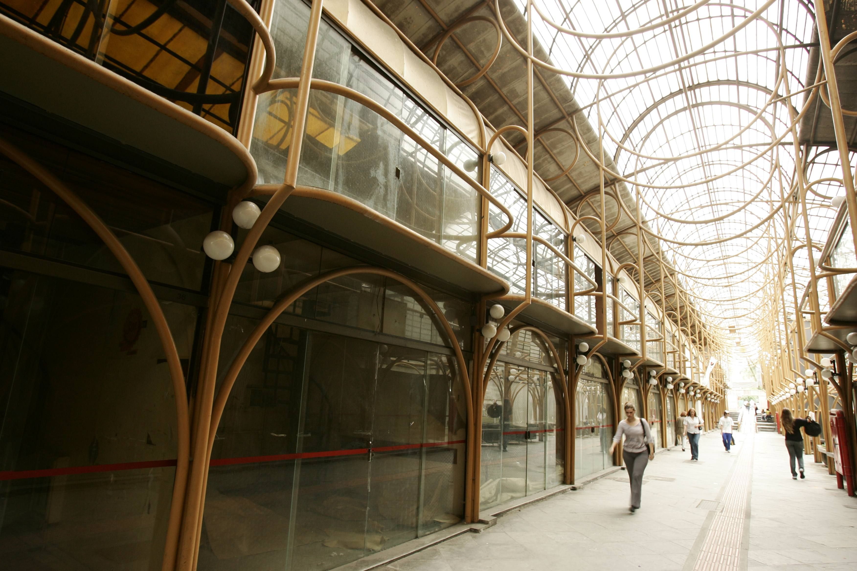 Rua 24 horas foi inaugurada em setembro de 1991 e está fechada desde setembro de 2007 | Daniel Castellano - Gazeta do Povo