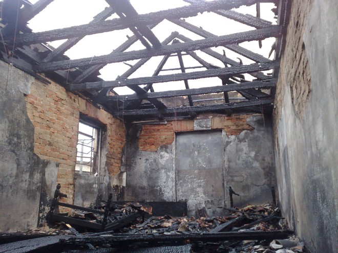 Quatro quartos do hotel foram destruídos |