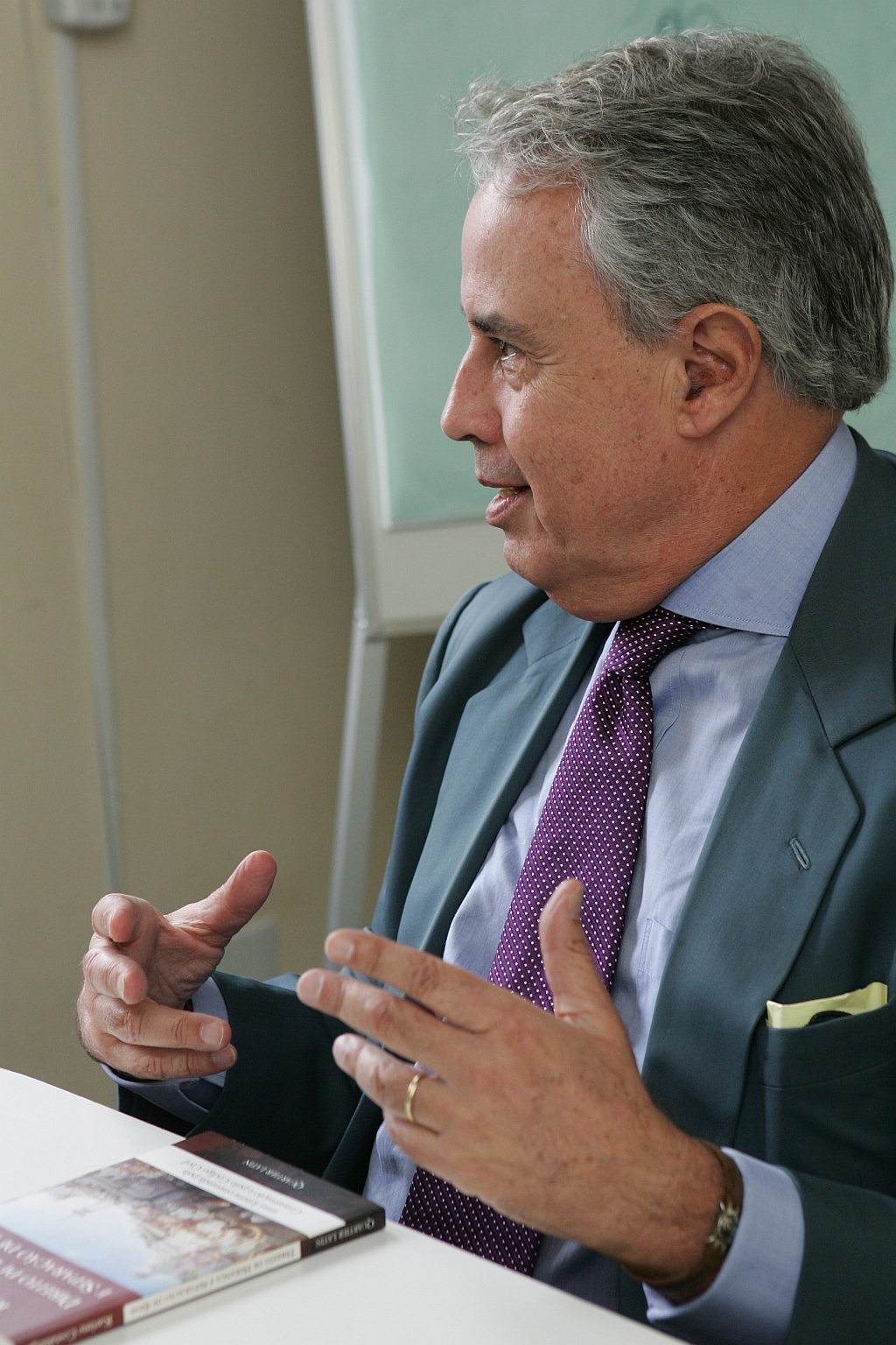 Na época da ditadura, eu vivi, como advogado de jornal, a censura feita pelas autoridades de plantão. Nunca vi proibição que tivesse durado tanto tempo. E o que mais lastimo: uma proibição judicial. Manuel Alceu Affonso Ferreira, advogado do jornal O Estado de S.Paulo | Daniel Castellano/ Gazeta do Povo