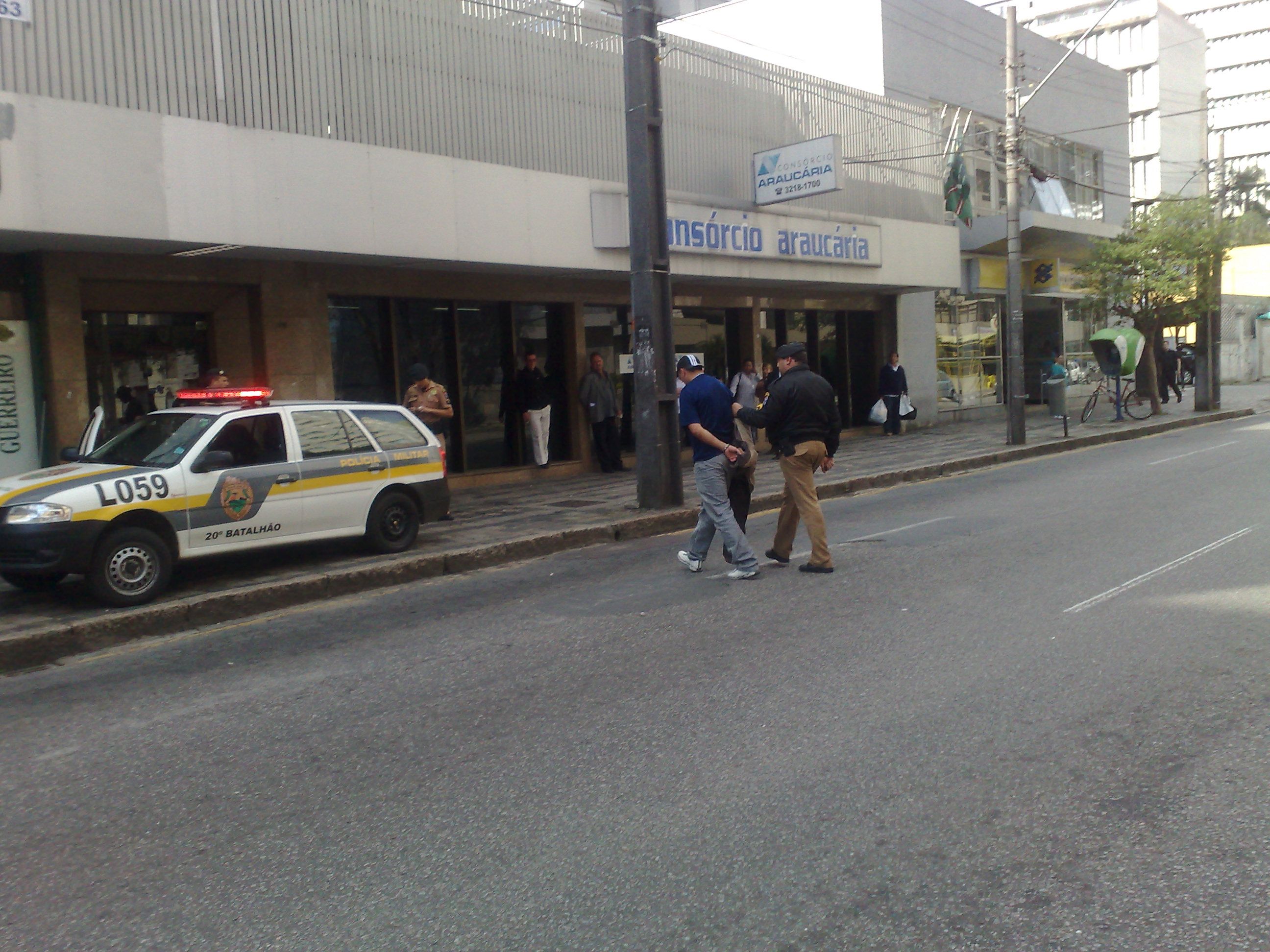Polícia suspeita que os rapazes detidos têm envolvimento com um homicídio cometido na noite de quarta-feira em Fazenda Rio Grande, na região metropolitana | Adriano Ribeiro